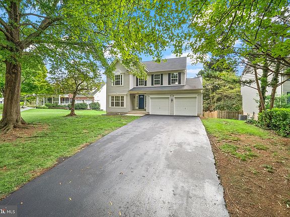 2nd image of 406 Georgetown Ct NE