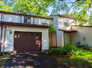 22 Tallow Wood Dr, Clifton Park, NY 12065