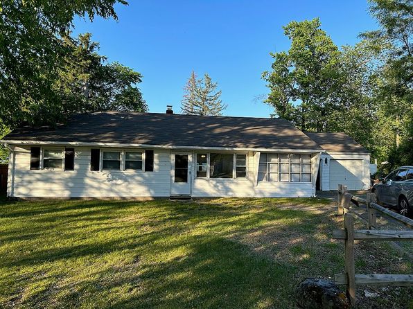 667 Bradley Rd