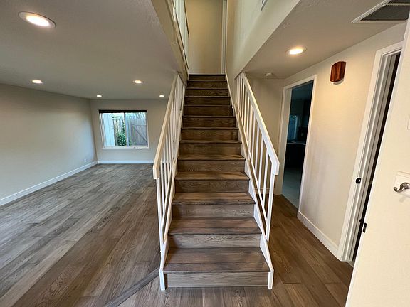 5th image of 117 Pine Wood Ln