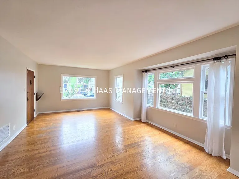 129 Orange Ave — Photo 5