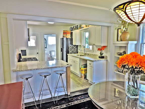5th image of 5014 S Park Ave