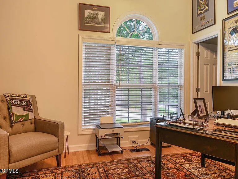 35 Bedford Cir — Photo 20