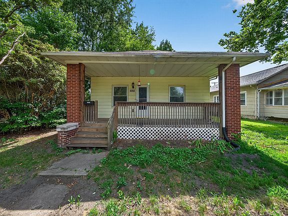 5th image of 1622 S Twyckenham Dr