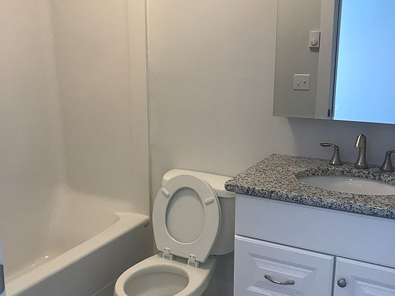 4th image of 300 Opal Ct #1