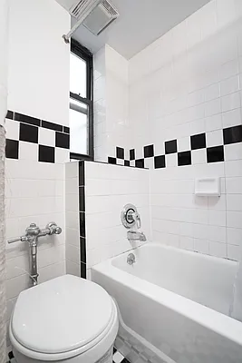 Rented by Waldstar Real Estate LLC | media 37