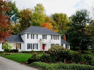 65 Potomac Dr, Chagrin Falls, OH 44022