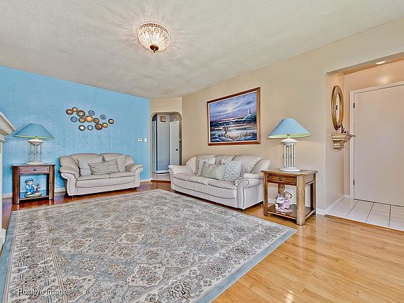 4th image of 7635 W Fullerton Ave