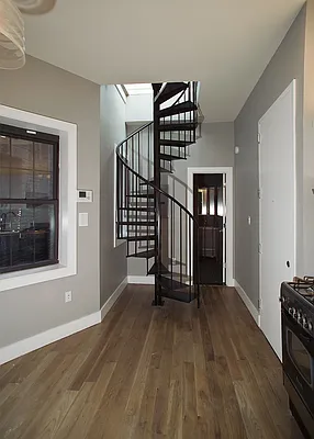 Rented by Realty Advisors Group | media 28