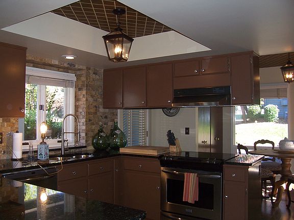 Kitchen with granite, SS 