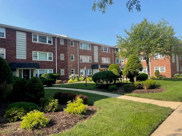 8531 W Bryn Mawr Ave #3W