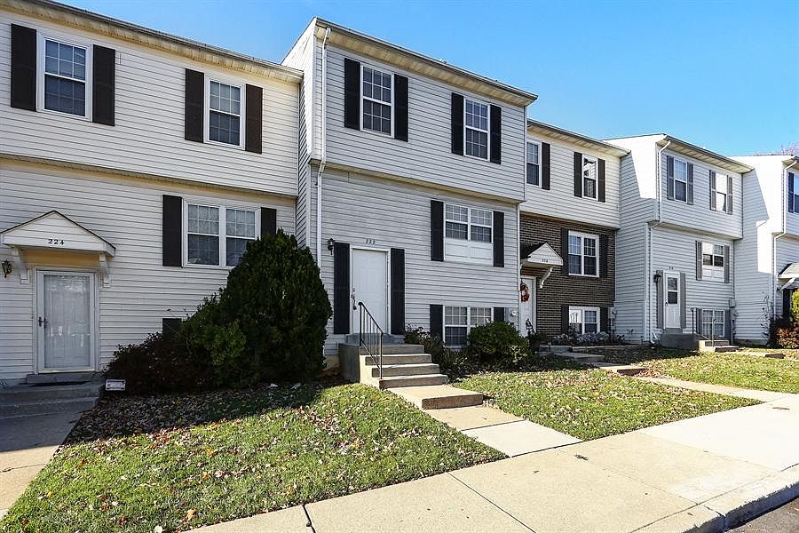 1st image of 222 Sweet Pine Dr