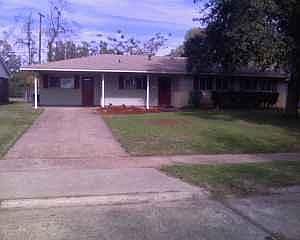 1st image of 1111 Caroline Dr
