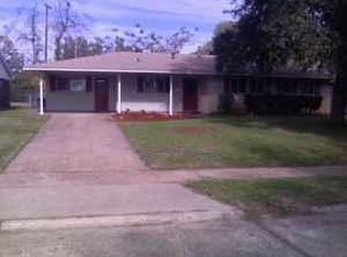 1111 Caroline Dr, Bossier City, LA 71112