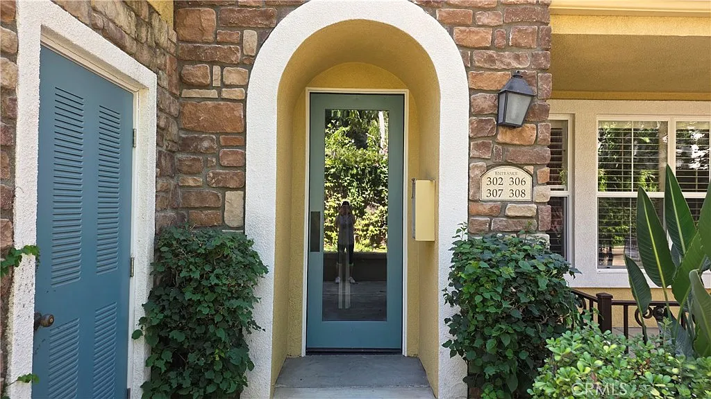 2 bed, 2.5 bath, 1167 sqft, $3,500 — Photo 3