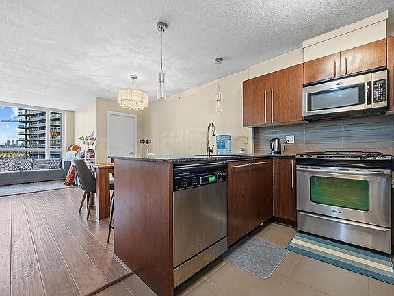 5th image of 4888 Brentwood Dr #308