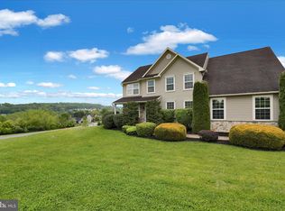 121 Great Bend Way, Reading, PA 19608