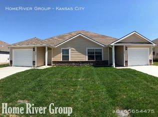 9409-9411 N Robinhood Ave, Kansas City, MO 64154