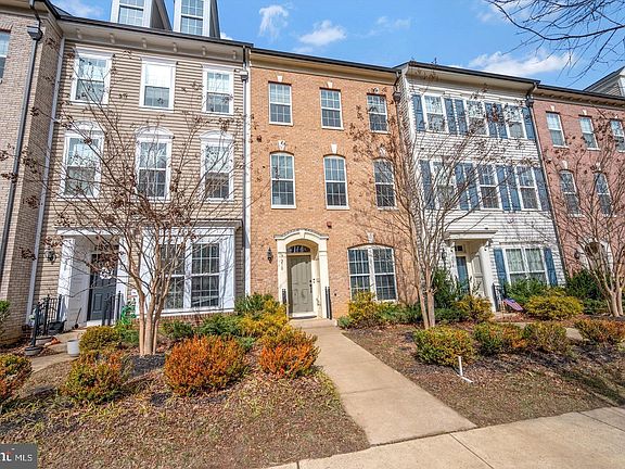 3rd image of 218 Shields Rd