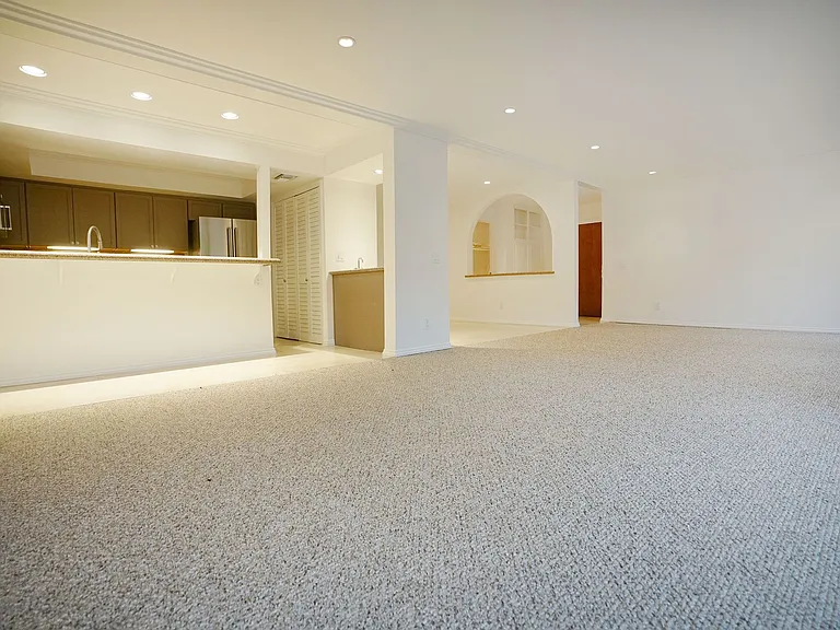 1815 Butler Ave — Photo 4