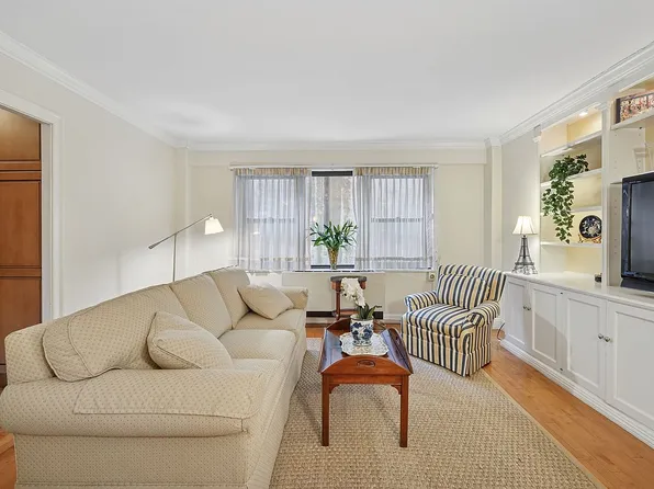 1036 Park Ave #2A, New York, NY 10028