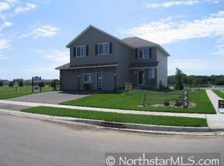 218 Arabian Ave E, Shakopee, MN 55379
