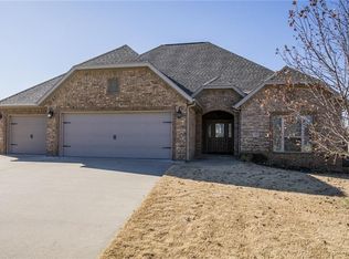 145 W Rosemeade Dr, Farmington, AR 72730