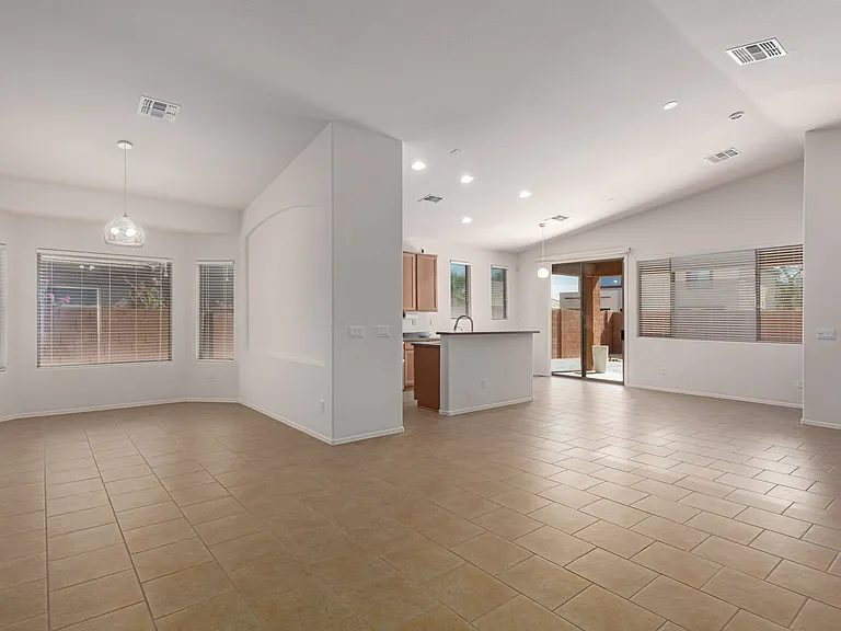 15273 W Edgemont Ave — Photo 6
