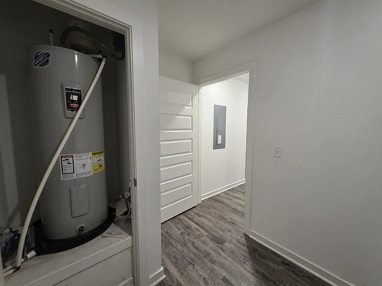 320 Westbrook Ct #1 — Photo 9