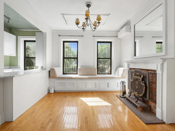 361 Sixth Avenue image 1 of 11