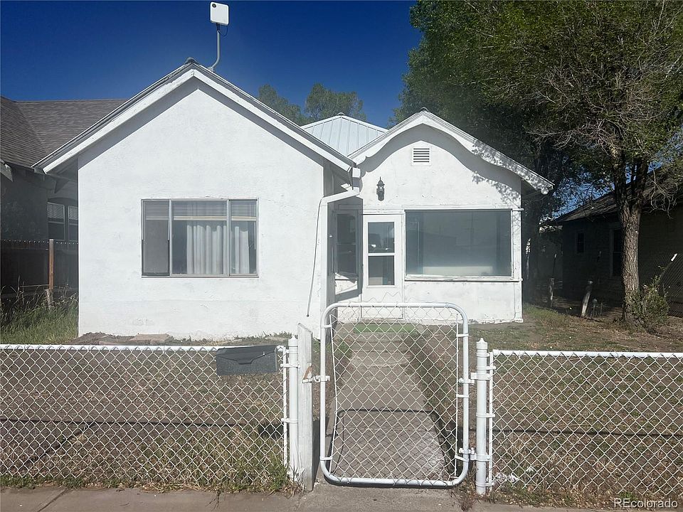 1st image of 217 Ross Avenue