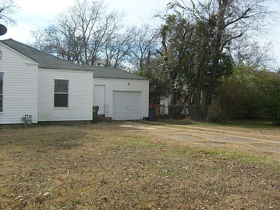 3rd image of 6724 Hovenkamp Ave