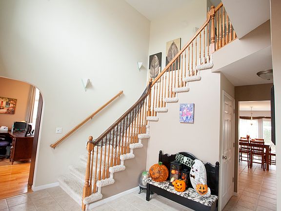 2nd image of 265 Capitol Dr