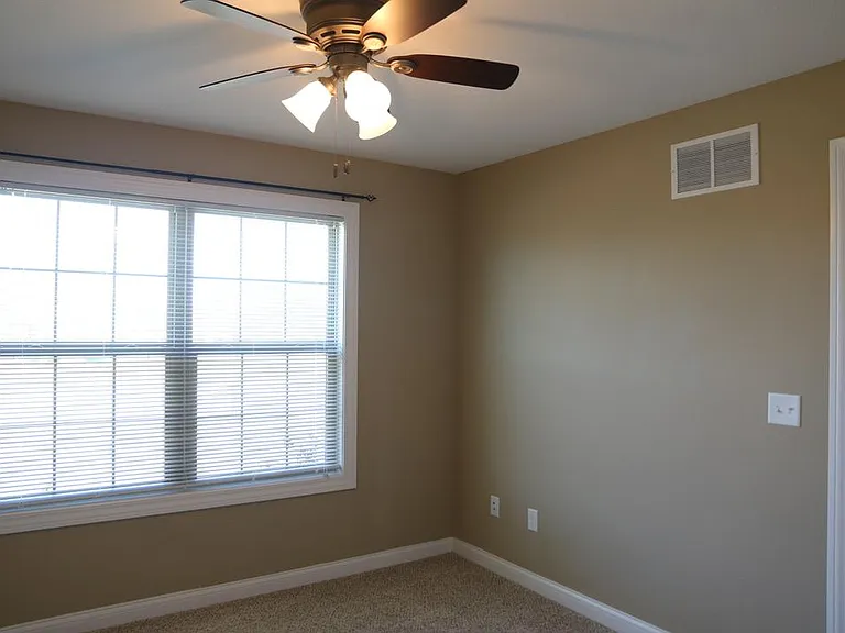Front bedroom #1