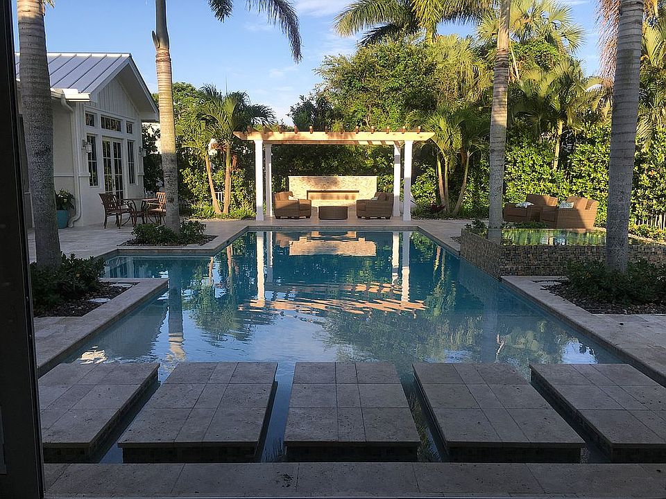2nd image of 511 Riviera Dr