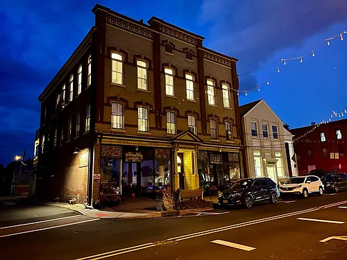 17 Bridge St #A Photo 1