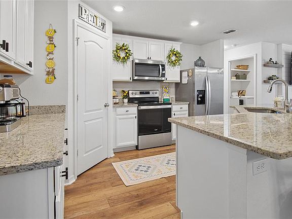 5th image of 17 RUTH DRIVE