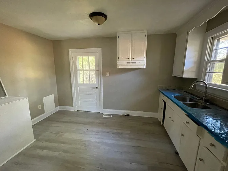 6310 Ward Blvd — Photo 6