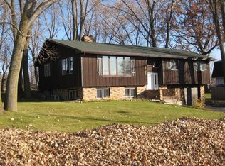 805 Alpine Dr, Green Bay, WI 54311