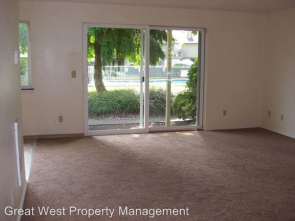 3rd image of 2347 58th Ave E APT 08