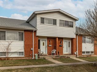 9279 N Woodland Dr, Niles, IL 60714