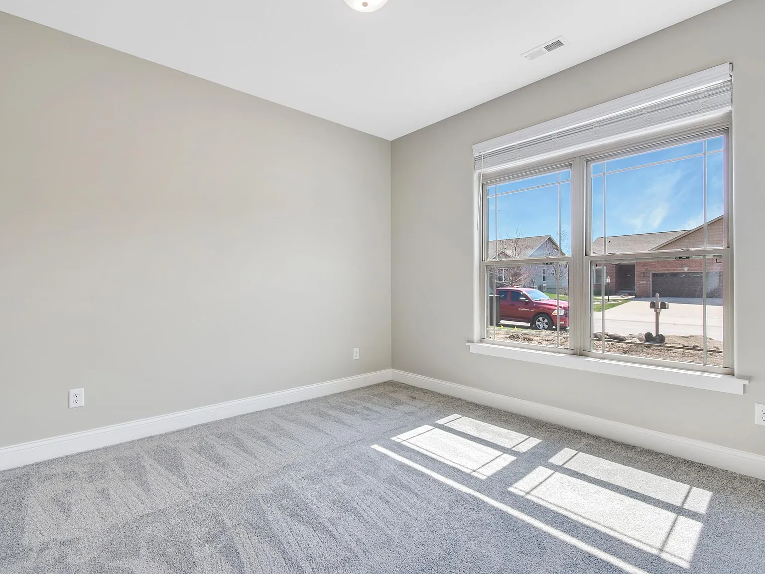3 bed, 1495 sqft, $2,450 — Photo 4