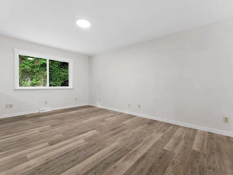 1102 Apache Dr — Photo 11