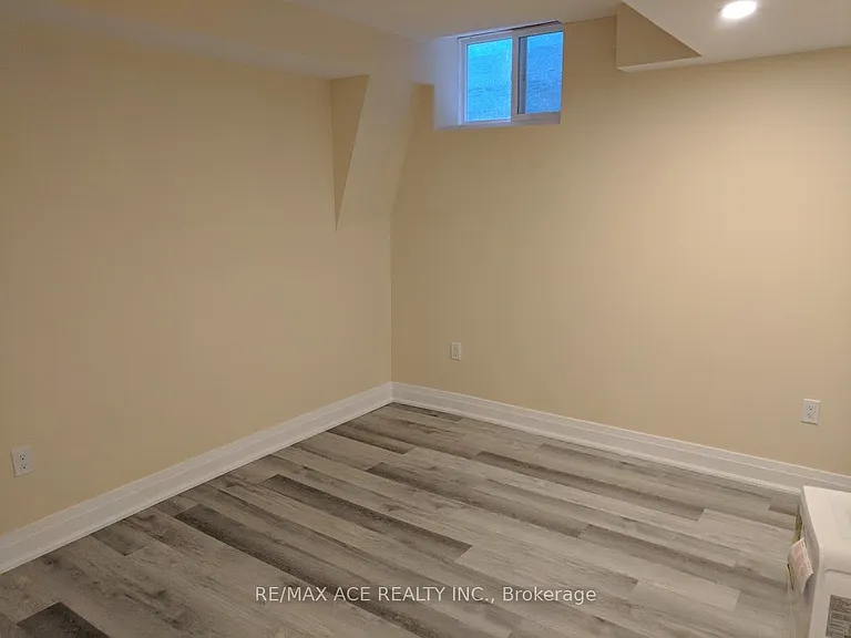 29 Frampton Rd #BASEMENT — Photo 11