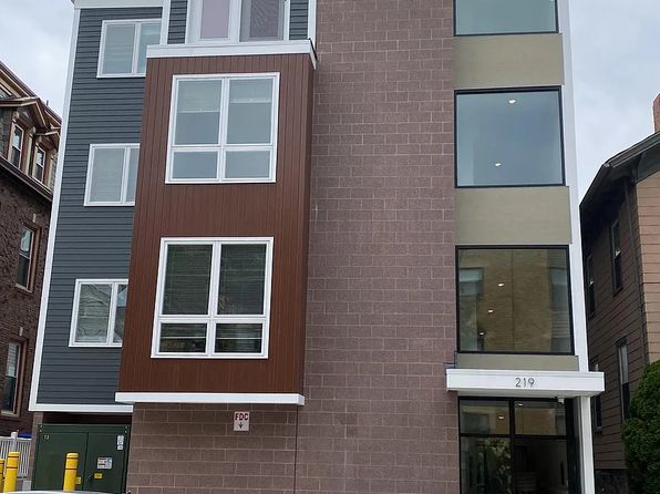 219 Waterman St #304