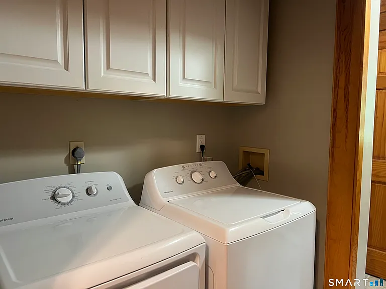 698 Leetes Island Rd — Photo 5