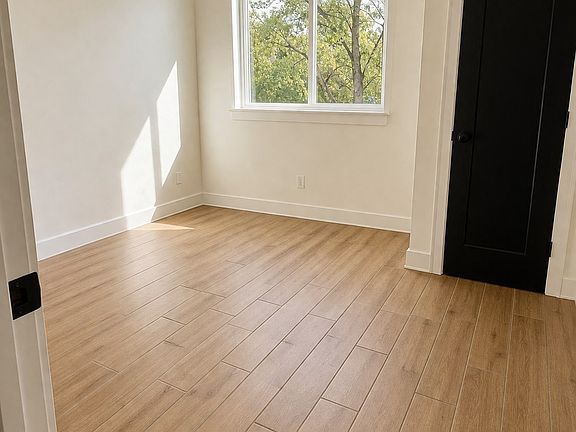 4th image of 527 W Cherokee Ave