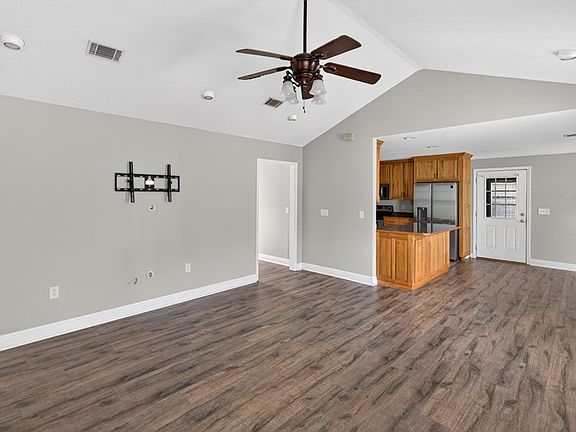 3rd image of 21 Magnolia Trl