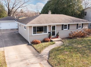 232 S Lark St, Oshkosh, WI 54902