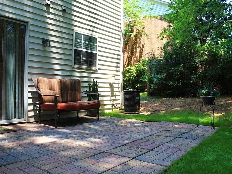 2931 Lexington Trace Dr SE — Photo 2